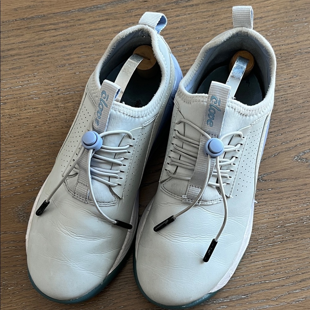Clove Women's Light Gray‎ and Lavender Nursing Shoes Size 7.5